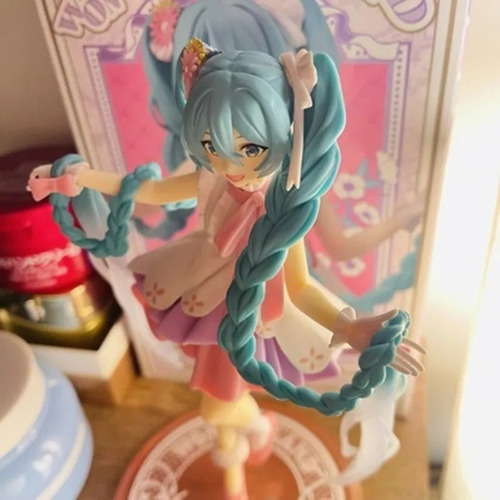 Figura De Hatsune Miku Wonderland Kawai Pelo Largo Rapunzel