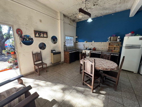 Casa 3 Ambientes En Venta En Castelar Sur