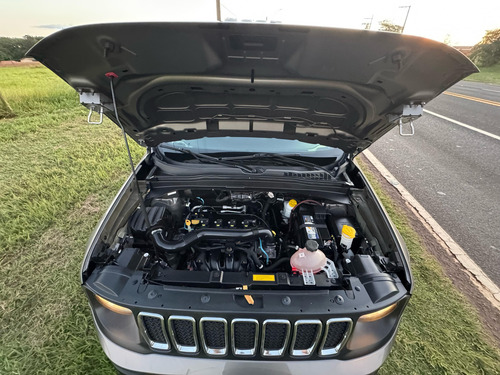Jeep Renegade 1.8 Flex Aut. 5p