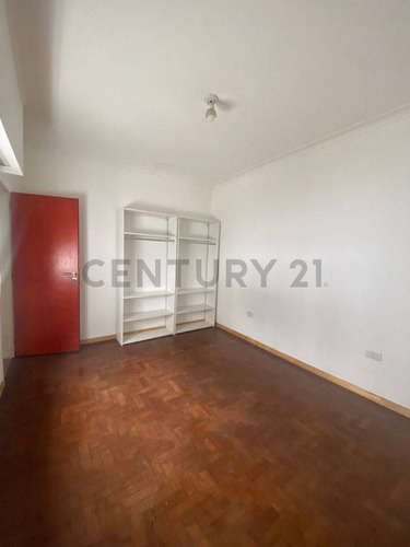 Venta Ph En La Plata 19 E 32 Y 33