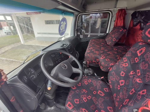 Imagem 8 de 11 de Mercedes 2730