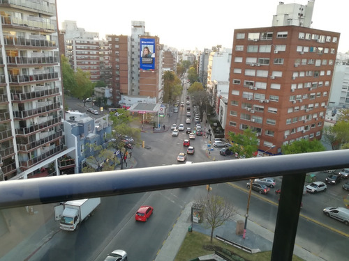 Punta Carretas, Zona 21 Y Sarmiento Calle Obligado Frente A Placita Luisi. Estrena Estar Con Terraza Frente. Cocina Con Anafe Y Horno;1 Dormitorio Con Placar. A/a . Barbacoa. Opción Garaje