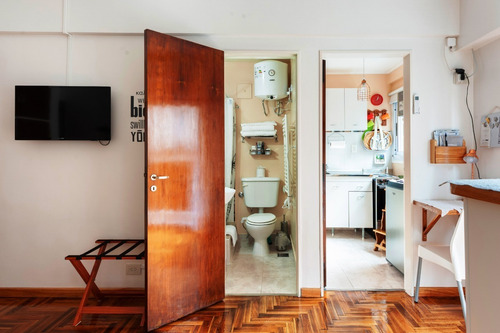 Imagen 16 de 30 de Departamento De 1 Ambiente - Con Balcón En Buenos Aires Centro - Av. Corrientes Y Casi Florida - A Metros De Subterráneo - Cerca De Obelisco - Alquiler Para Turismo Por Día Para 2 Personas