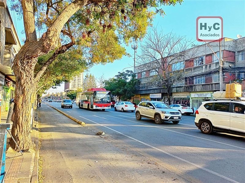 Imagen 2 de 22 de Casa En Venta De 6 Dorm. En Santiago