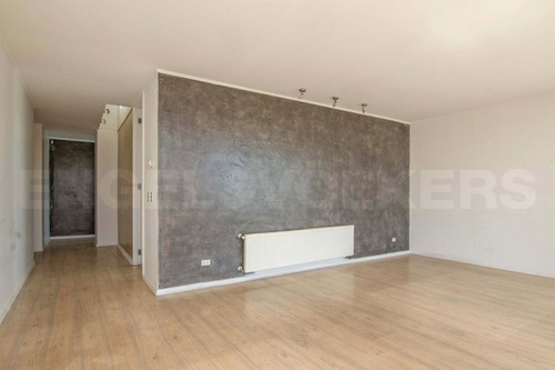 Penthouse Con Oficina En Sector Independiente