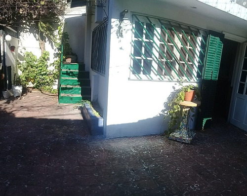 Imagen 4 de 13 de Casa En Venta De 2 Dormitorios C/ Cochera En Lomas Del Mirador