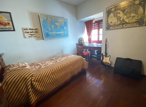 Venta Casa Hurlingham Iglesia 4 Dorm Jardín Quincho Pileta
