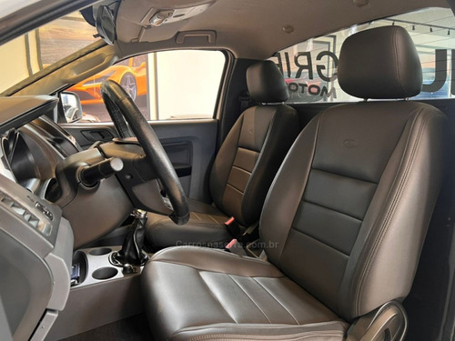 Ford Ranger 3.2 XLS 4X4 CS 20V DIESEL 2P MANUAL