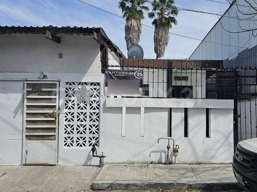 Casa En Venta En Colonia Argentina, Monterrey