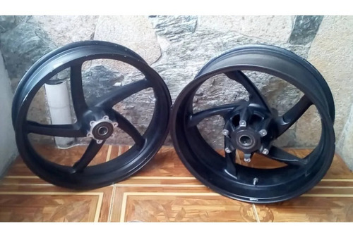 Rines Para Moto Benelli Treck 899