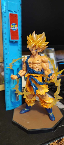 Figura Goku Super Saiyajin 