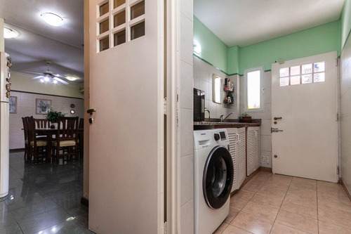 Hermoso Chalet De 5 Amb. En El Centro De Lanusita