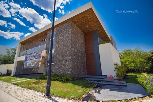 Imagen 1 de 30 de Casa De Lujo Nueva Con Amplio Jardin En Reserva Real