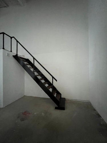 Imagen 26 de 30 de Local Sobre Av. Colón De 226m2 Aproximadamente
