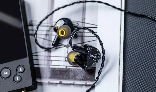 Auriculares De Estudio Ziigaat X Jay Estrella In-ear Monitor