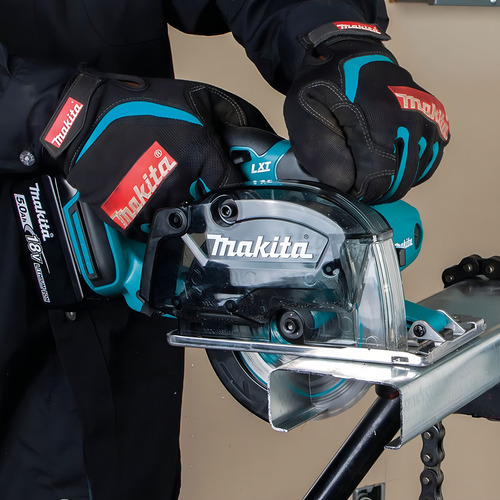 Cortadora De Metal Inalambrica 5.3/8 18v Makita Dcs552rtj