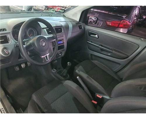 Imagem 8 de 9 de Volkswagen Crossfox 1.6 Mi 8v Flex 4p Manual
