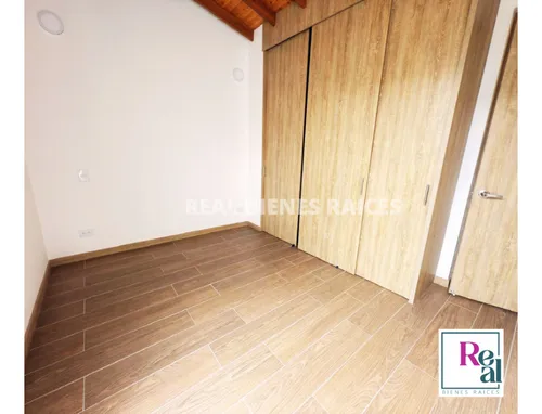 Casa Unifamiliar En Unidad Cerrada Excelente Ubicación