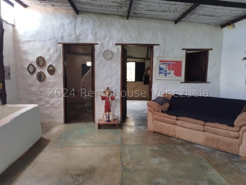 Ana Torres. Casa En Venta 2417736 En Sabaneta