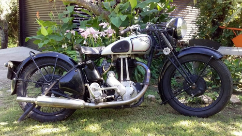Moto Clásica Antigua Norton 500