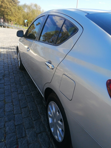 Nissan Versa 1.6 Sense 5vel Mt 2012