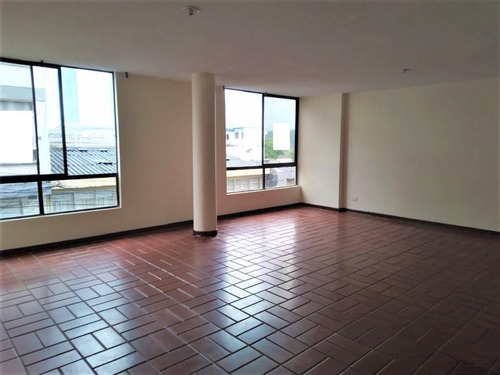 Venta Apartamento Esquinero Centro Pereira