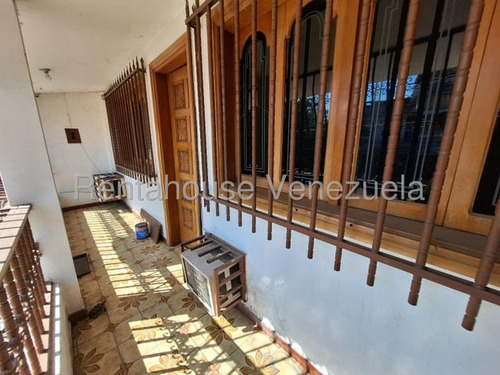 Oportunidad De Inversión Casa En Venta Urb Las Acacias Zona Comercial 25-12564 Hc