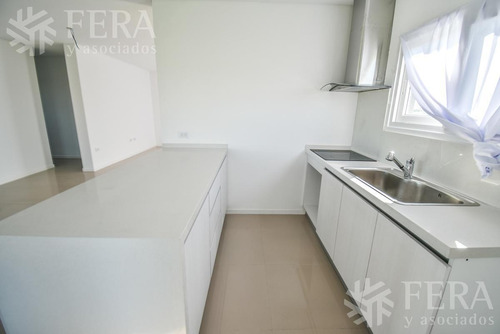 Imagen 3 de 12 de Venta De Casa 3 Ambientes En Barrio Villalobos Hudson (26521)