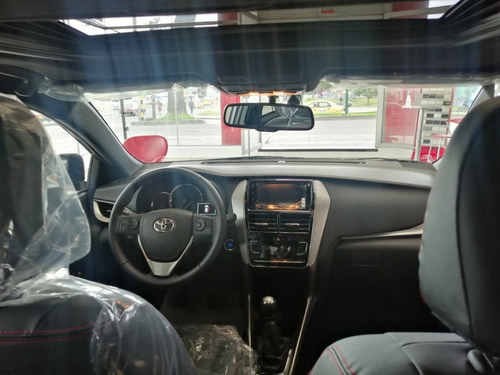 Toyota Yaris Sport Modelo 2021 Mecánico