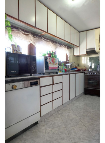Departamento De 4 Dormitorios Con Cochera- Vista Parcial Al Río