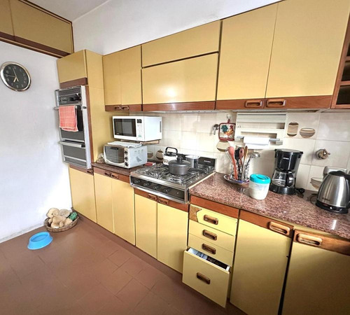 Casa De 3 Ambientes Con Cochera En Venta En Quilmes Centro