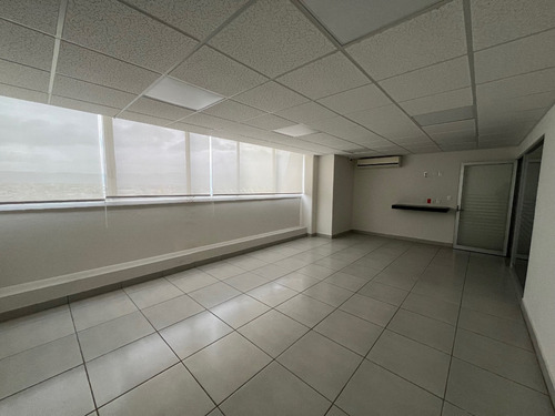 Se Renta Oficina *nueva* De 360 M2 En Edificio Torres Gemelas