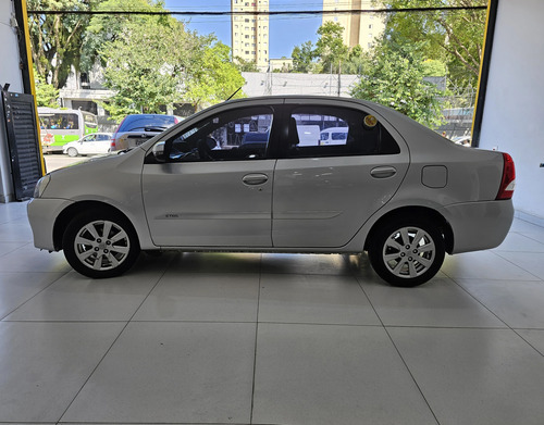 Toyota Etios 1.5 XLS SEDAN 16V FLEX 4P AUTOMÁTICO