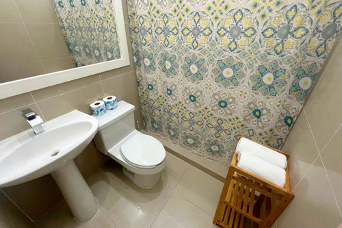 ¡oportunidad Única! Departamento En Acapulco Diamante Amueblado Y Con Ingresos De Airbnb. Frente A Arena Gnp, A Pasos De La Playa. ¡ideal Para Invertir!
