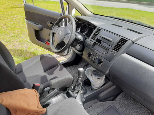 Nissan 2012 Tiida
