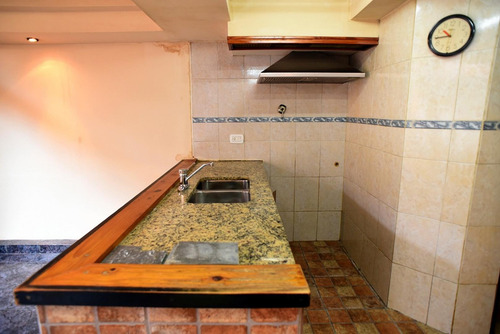 Imagen 22 de 30 de Casa 3 Ambientes Venta V Luzuriaga Parrilla Terraza Negocia