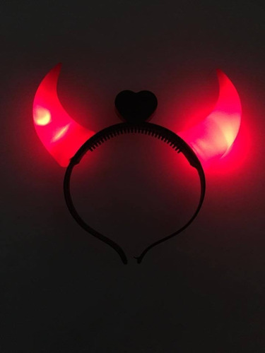 Imagen 5 de 10 de Vincha Diablo Cuernos Luminosa Led Cotillon Combo X24 Unid.