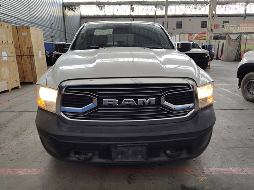 Dodge Ram 1500 Crew Cab Slt 5.7 Lt V8 2020
