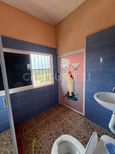 Amplia Casa De 3 Niveles Con Vistas Panorámicas En Lomas De Enmedio