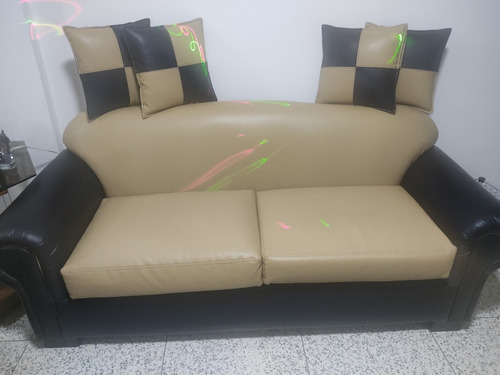 Mueble Sofa 3 Puestos En Vi Piel Casi Nuevo Excelente Color 