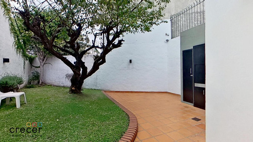 Venta Casa De 6 Ambientes Con Jardín Y Terraza En Colegiale