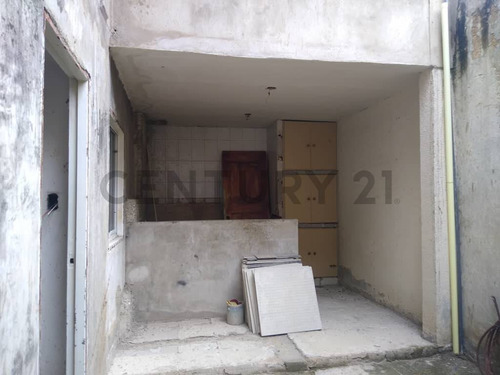 Vendo Casa A Remodelar En Obra Gris.