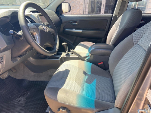 Toyota Hilux Srv 4x4 Automatica - Permuto Financio