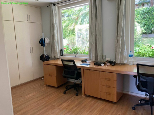Imagem 24 de 30 de Casa Fantástica Sólida, Recém Reformada, Muito Bem Distribuída, Com Lindo Projeto Arquitetônico, Em Localização Privilegiada, Em Condomínio Fechado De - Ca01012 - 71016468
