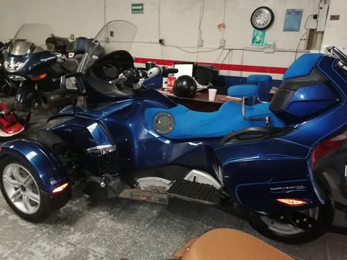 Imagen 1 de 4 de 2011 Can Am Spyder