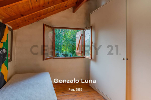 Venta De Casa En El Bosque Peralta Ramos En La Ciudad De Mar Del Plata.