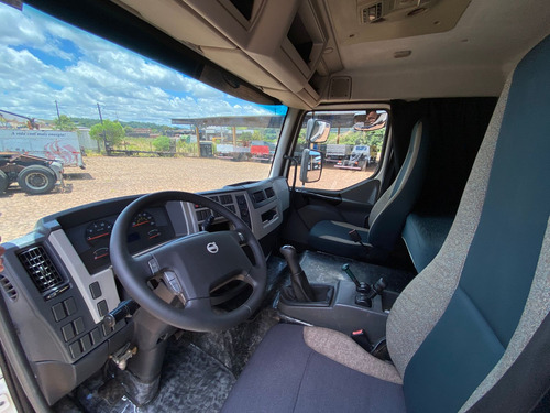 Volvo Vm 270 4x2 Cabine Leito Com Bau