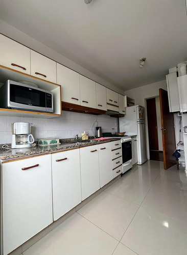 Centro Departamento En Venta De 2 Dormitorios Apto Credito