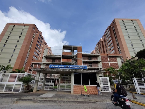 Imagen 4 de 12 de Vendo Bello Apto. Remodelado, Urb.encantado Auyantepuy.75 M2