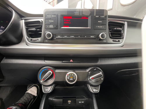 Kia Rio 1.6 L Sedan At